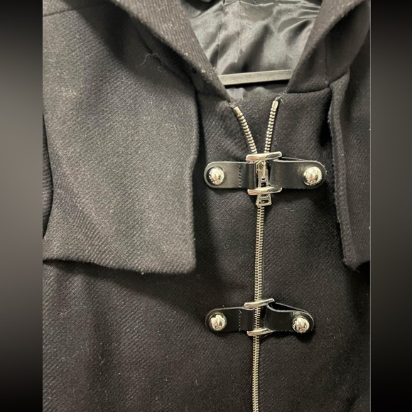 Woolen coat with a hood - Picture 2 of 2